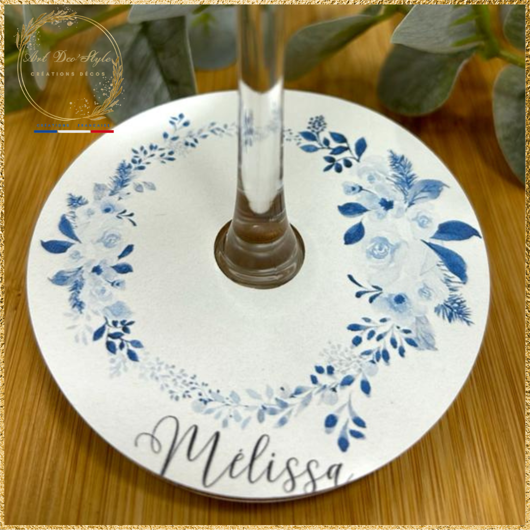 La décoration des verres apportent une touche originale et fonctionnelle.Elle s'associera à votre thème et servira de repère marque place pour vos convives.