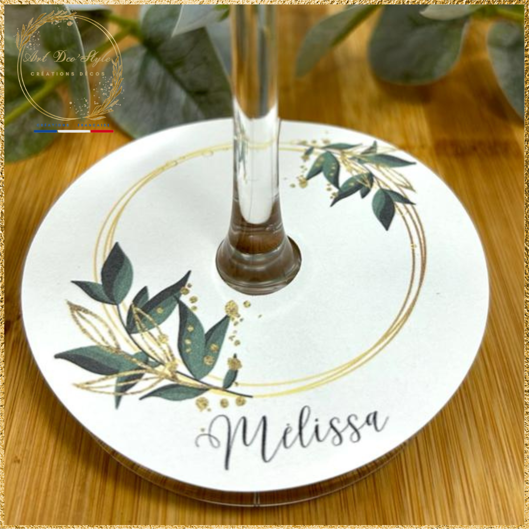 La décoration des verres apportent une touche originale et fonctionnelle.Elle s'associera à votre thème et servira de repère marque place pour vos convives.