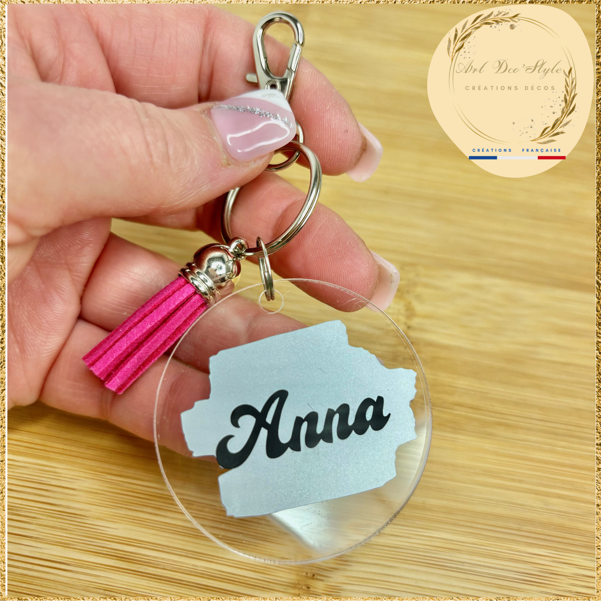 porte clés rond pompon en acrylique transparent  personnalisé 