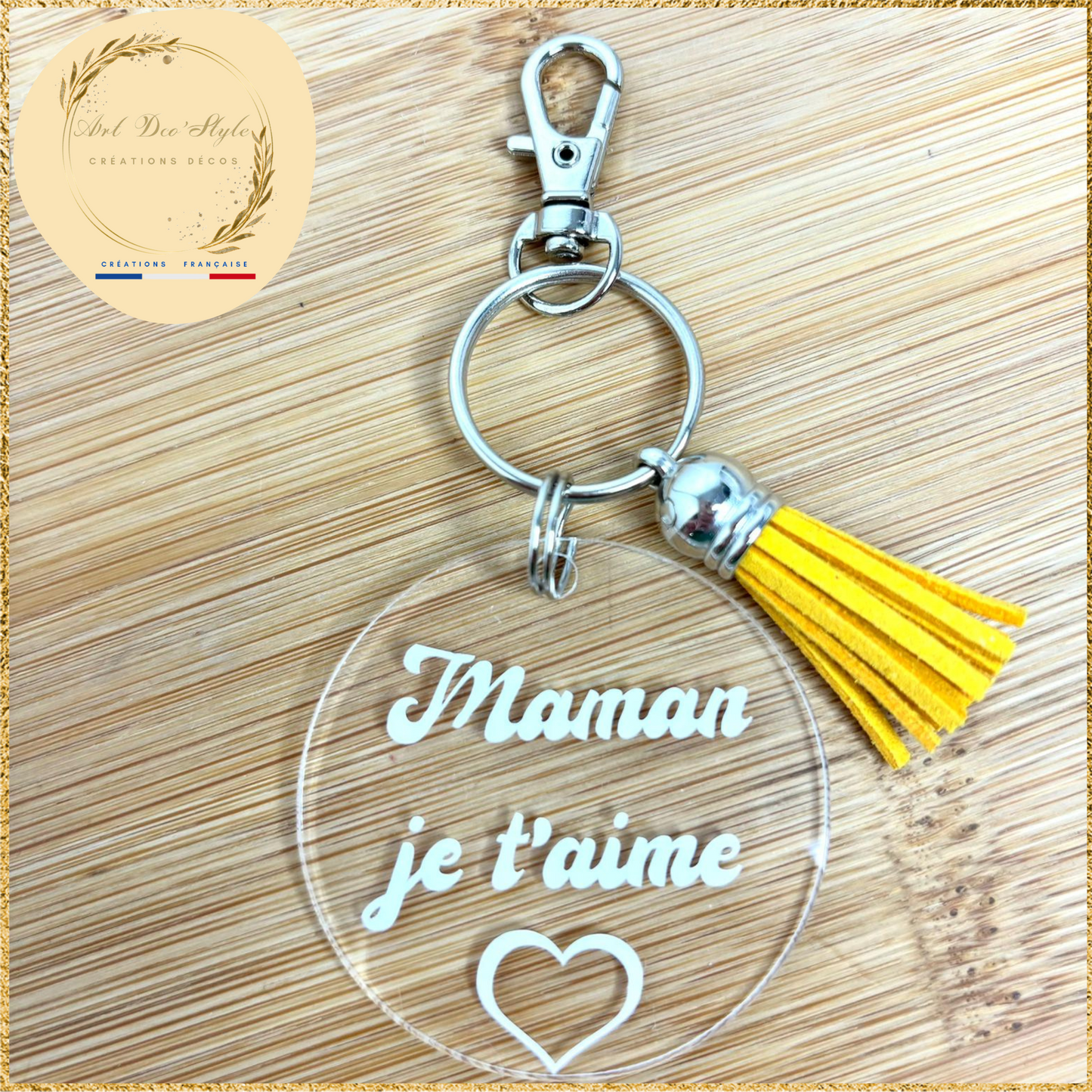 Rendez le porte-clés de votre maman encore plus spécial en ajoutant une breloque personnalisée que ce soit pour offrir pour la fête des mères, ou tout autre occasion, le porte clé fait parti des meilleurs porte clés tendance.