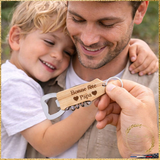 Cadeau fête des pères personnalisé en bois offert par un enfant à son papa