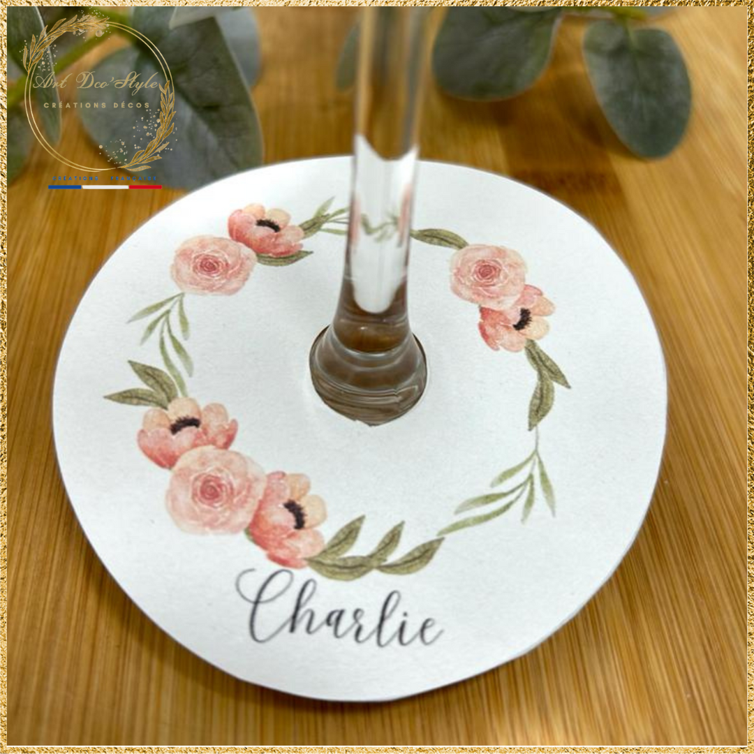 La décoration des verres apportent une touche originale et fonctionnelle.Elle s'associera à votre thème et servira de repère marque place pour vos convives.