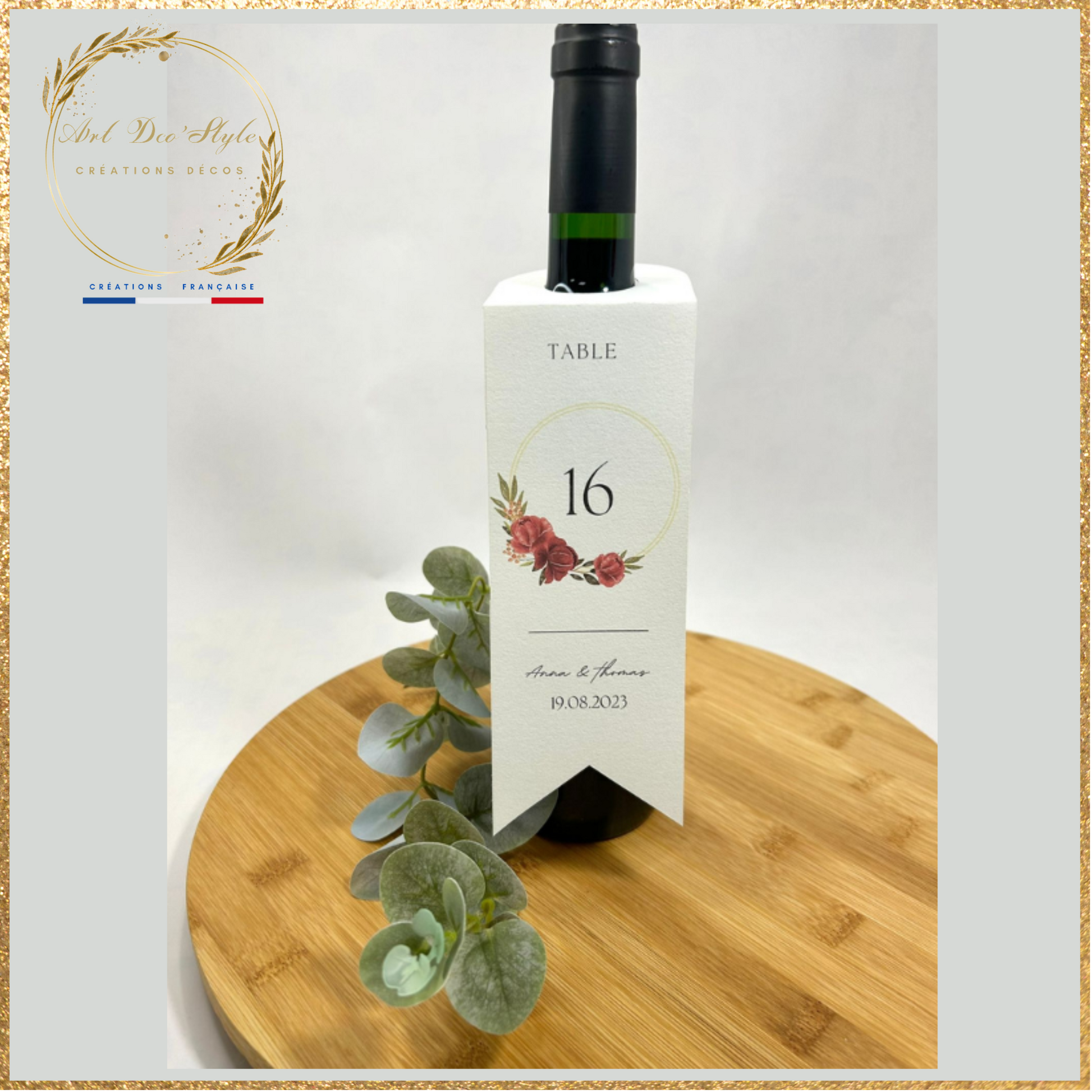 La décoration de la bouteille de vin est assortie à votre thème.<br>Étiquette pour bouteille de vin sur mesure.