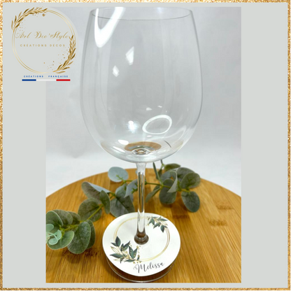 La décoration des verres apportent une touche originale et fonctionnelle.Elle s'associera à votre thème et servira de repère marque place pour vos convives.