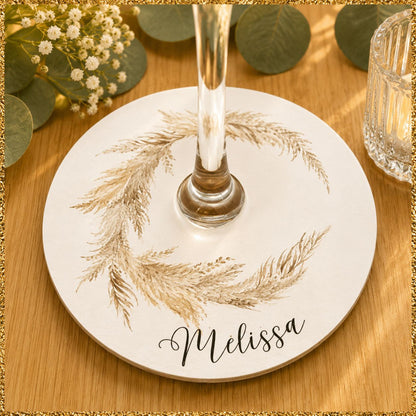 la décoration des verres apportent une touche originale et fonctionnelle.Elle s'associera à votre thème et servira de repère marque place pour vos convives.