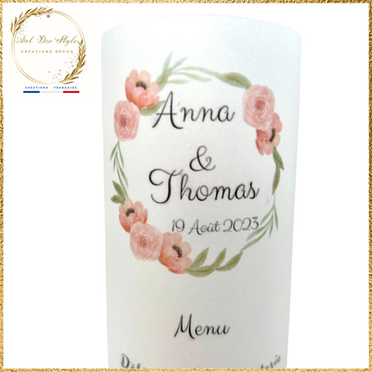 Découvrez nos menus photophores qui sublimeront vos tables, une originalité qui surprendra vos convives et qui apporteront une ambiance lumineuse à vos tables