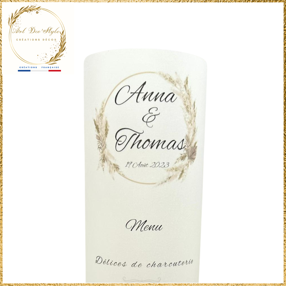 Découvrez nos menus photophores qui sublimeront vos tables, une originalité qui surprendra vos convives et qui apporteront une ambiance lumineuse à vos tables