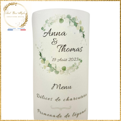 Découvrez nos menus photophores qui sublimeront vos tables, une originalité qui surprendra vos convives et qui apporteront une ambiance lumineuse à vos tables