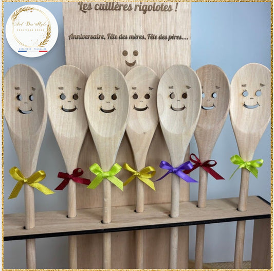 spatule en bois, spatule rigolote, fête des mères, cadeau fête des mères, cadeau original, ustensile de cuisine, spatule personnalisée, cadeau personnalisé, pâtisserie, cuisine, fait main, gravure, écologique, maman, cadeau utile, cadeau humour, ustensile bois, cuisine créative.

