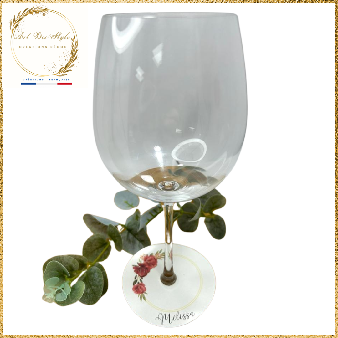 La décoration des verres apportent une touche originale et fonctionnelle.Elle s'associera à votre thème et servira de repère marque place pour vos convives.