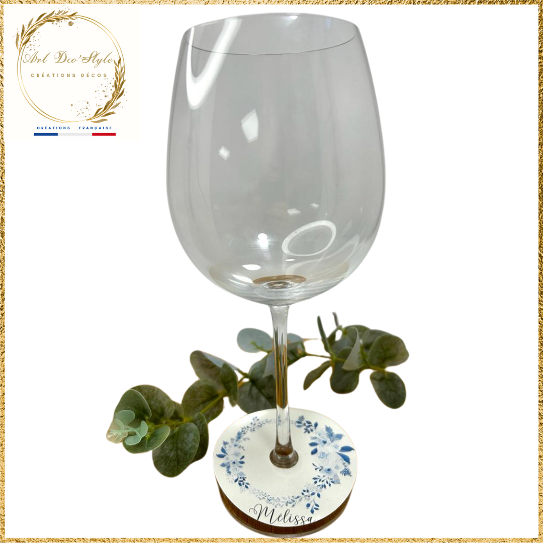 La décoration des verres apportent une touche originale et fonctionnelle.Elle s'associera à votre thème et servira de repère marque place pour vos convives.